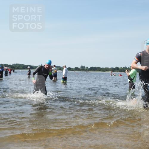 22.06.2025 - Viking Triathlon KatJ http://msf.ph/oto/8113213 22.06.2025 10:40:59 Schwimmen 59, 153, 389, 397, 496, 530 meine-sportfotos.de