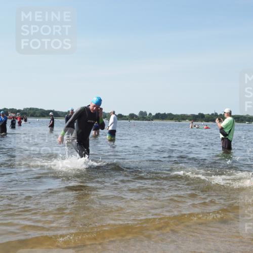 22.06.2025 - Viking Triathlon KatJ http://msf.ph/oto/8113226 22.06.2025 10:40:59 Schwimmen 59, 153, 389, 397, 496, 530 meine-sportfotos.de