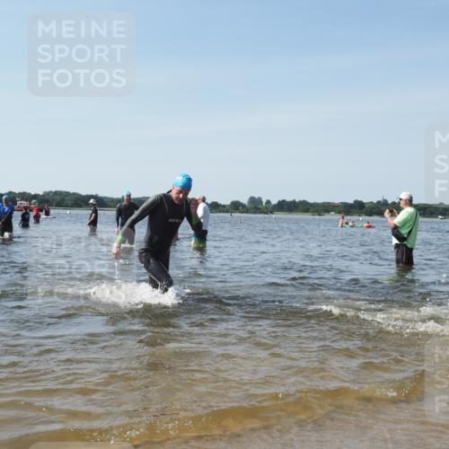22.06.2025 - Viking Triathlon KatJ http://msf.ph/oto/8113230 22.06.2025 10:40:59 Schwimmen 59, 153, 389, 397, 496, 530 meine-sportfotos.de