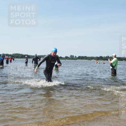 22.06.2025 - Viking Triathlon KatJ http://msf.ph/oto/8113237 22.06.2025 10:40:59 Schwimmen 59, 153, 389, 397, 496, 530 meine-sportfotos.de