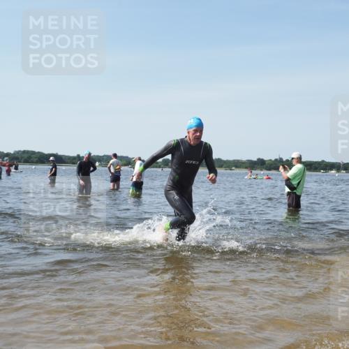 22.06.2025 - Viking Triathlon KatJ http://msf.ph/oto/8113259 22.06.2025 10:41:00 Schwimmen 59, 153, 389, 397, 496, 530 meine-sportfotos.de