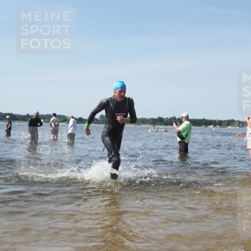 22.06.2025 - Viking Triathlon KatJ http://msf.ph/oto/8113268 22.06.2025 10:41:00 Schwimmen 59, 153, 389, 397, 496, 530 meine-sportfotos.de