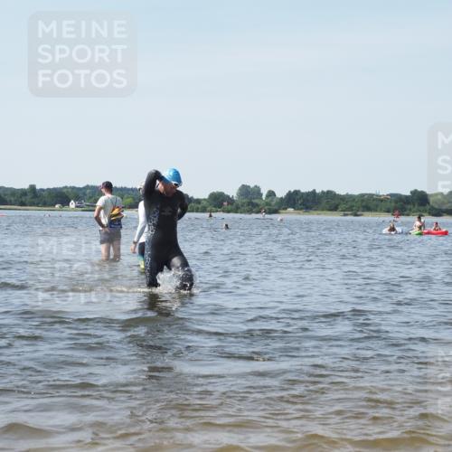 22.06.2025 - Viking Triathlon KatJ http://msf.ph/oto/8113296 22.06.2025 10:41:03 Schwimmen 153, 314, 389, 397, 496, 631 meine-sportfotos.de
