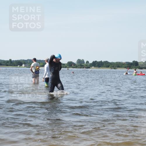 22.06.2025 - Viking Triathlon KatJ http://msf.ph/oto/8113303 22.06.2025 10:41:03 Schwimmen 153, 314, 389, 397, 496, 631 meine-sportfotos.de