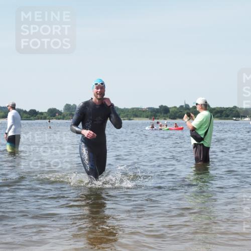 22.06.2025 - Viking Triathlon KatJ http://msf.ph/oto/8113366 22.06.2025 10:41:06 Schwimmen 153, 314, 389, 496, 631 meine-sportfotos.de