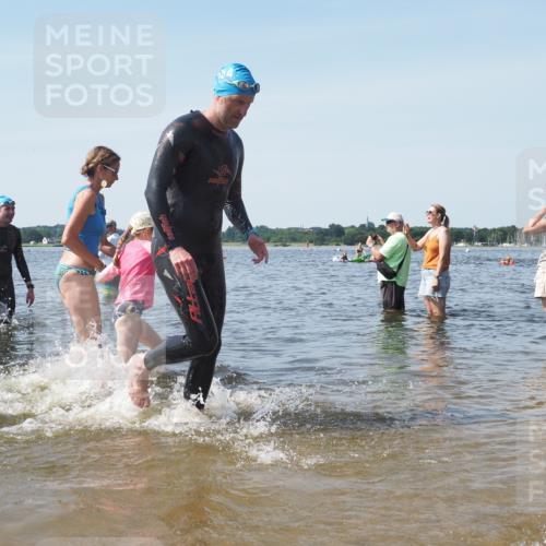 22.06.2025 - Viking Triathlon KatJ http://msf.ph/oto/8113632 22.06.2025 10:41:27 Schwimmen 54, 94, 376, 390, 505 meine-sportfotos.de