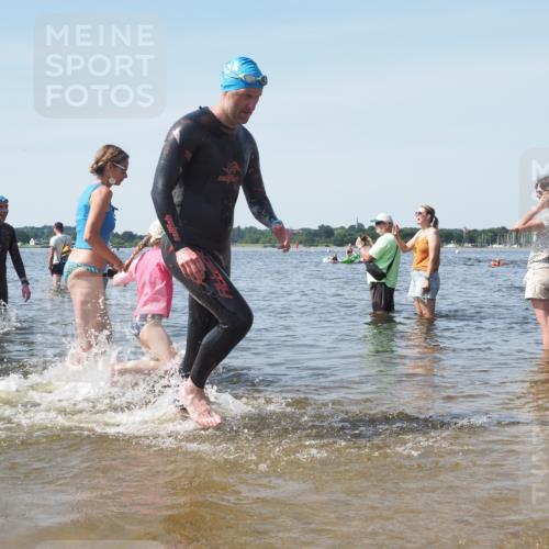 22.06.2025 - Viking Triathlon KatJ http://msf.ph/oto/8113639 22.06.2025 10:41:27 Schwimmen 54, 94, 376, 390, 505 meine-sportfotos.de
