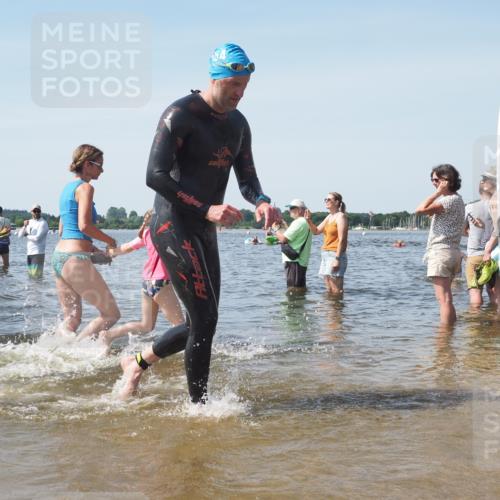 22.06.2025 - Viking Triathlon KatJ http://msf.ph/oto/8113643 22.06.2025 10:41:27 Schwimmen 54, 94, 376, 390, 505 meine-sportfotos.de