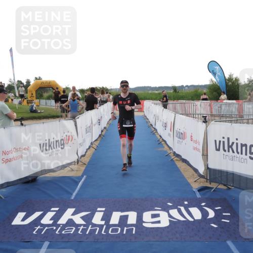 22.06.2025 - Viking Triathlon MichiJ http://msf.ph/oto/8113747 22.06.2025 16:25:45 Ziel 133, 166 meine-sportfotos.de