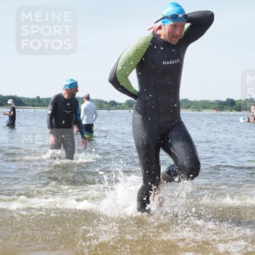 22.06.2025 - Viking Triathlon KatJ http://msf.ph/oto/8113749 22.06.2025 10:41:32 Schwimmen 54, 194, 220, 376, 390, 505, 629 meine-sportfotos.de