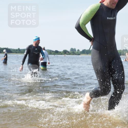 22.06.2025 - Viking Triathlon KatJ http://msf.ph/oto/8113763 22.06.2025 10:41:32 Schwimmen 54, 194, 220, 376, 390, 505, 629 meine-sportfotos.de