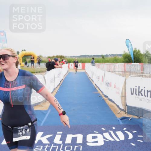 22.06.2025 - Viking Triathlon MichiJ http://msf.ph/oto/8113765 22.06.2025 16:44:52 Ziel 470 meine-sportfotos.de