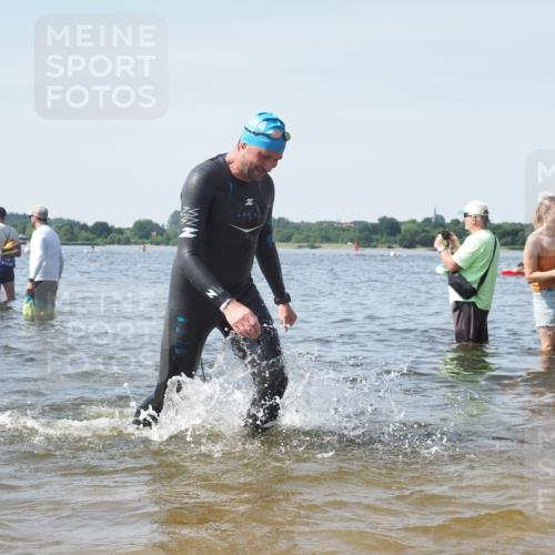 22.06.2025 - Viking Triathlon KatJ http://msf.ph/oto/8113808 22.06.2025 10:41:34 Schwimmen 54, 142, 194, 220, 376, 390, 505, 629 meine-sportfotos.de