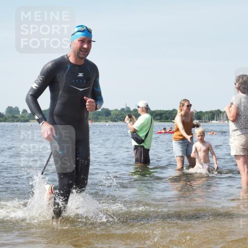 22.06.2025 - Viking Triathlon KatJ http://msf.ph/oto/8113840 22.06.2025 10:41:35 Schwimmen 54, 142, 194, 220, 376, 505, 629 meine-sportfotos.de