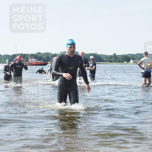 22.06.2025 - Viking Triathlon KatJ http://msf.ph/oto/8113875 22.06.2025 10:41:38 Schwimmen 54, 58, 142, 194, 220, 505, 625, 629 meine-sportfotos.de