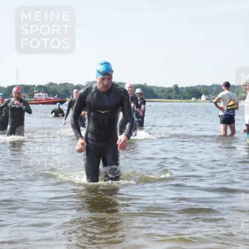 22.06.2025 - Viking Triathlon KatJ http://msf.ph/oto/8113901 22.06.2025 10:41:39 Schwimmen 58, 142, 194, 220, 505, 625, 629 meine-sportfotos.de