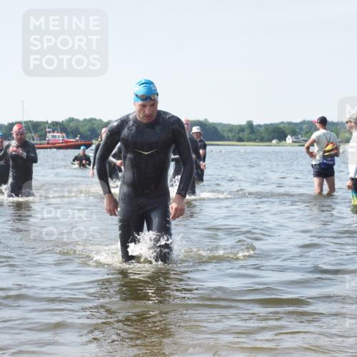 22.06.2025 - Viking Triathlon KatJ http://msf.ph/oto/8113917 22.06.2025 10:41:39 Schwimmen 58, 142, 194, 220, 505, 625, 629 meine-sportfotos.de