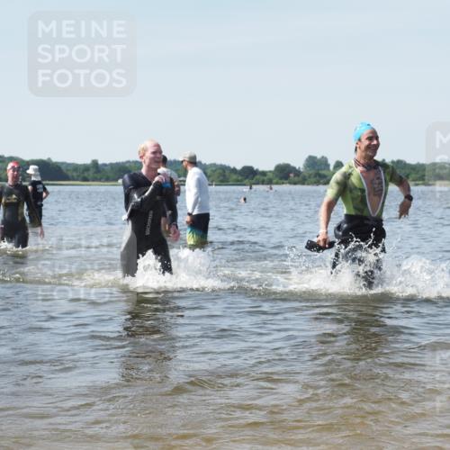 22.06.2025 - Viking Triathlon KatJ http://msf.ph/oto/8114010 22.06.2025 10:41:45 Schwimmen 58, 142, 194, 220, 221, 505, 625, 629 meine-sportfotos.de
