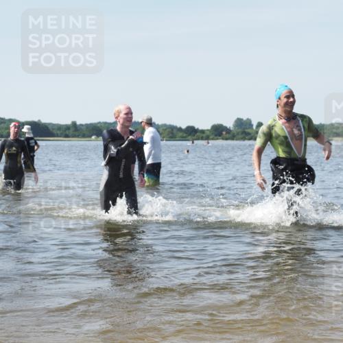 22.06.2025 - Viking Triathlon KatJ http://msf.ph/oto/8114019 22.06.2025 10:41:45 Schwimmen 58, 142, 194, 220, 221, 505, 625, 629 meine-sportfotos.de