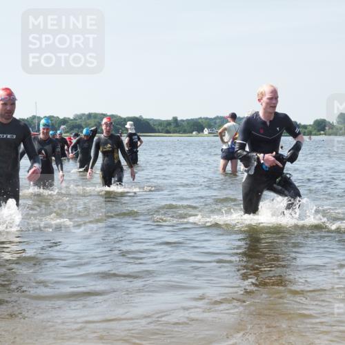 22.06.2025 - Viking Triathlon KatJ http://msf.ph/oto/8114050 22.06.2025 10:41:46 Schwimmen 58, 142, 194, 220, 221, 625, 629 meine-sportfotos.de