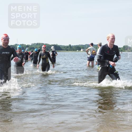 22.06.2025 - Viking Triathlon KatJ http://msf.ph/oto/8114059 22.06.2025 10:41:46 Schwimmen 58, 142, 194, 220, 221, 625, 629 meine-sportfotos.de
