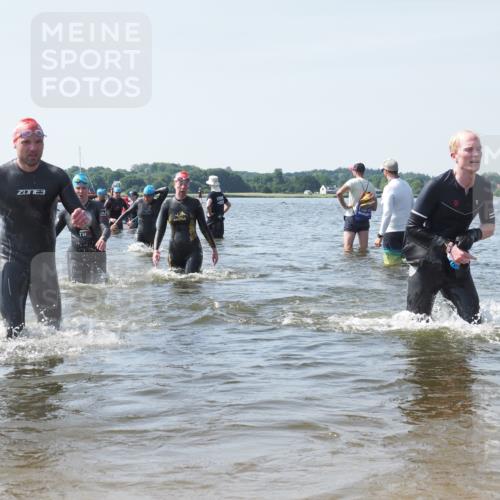 22.06.2025 - Viking Triathlon KatJ http://msf.ph/oto/8114071 22.06.2025 10:41:46 Schwimmen 58, 142, 194, 220, 221, 625, 629 meine-sportfotos.de