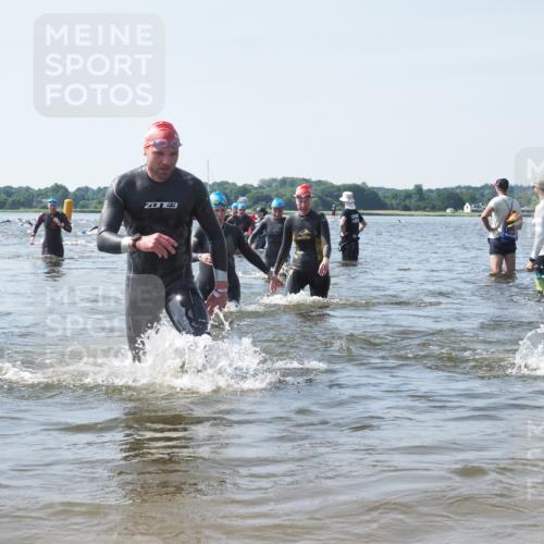 22.06.2025 - Viking Triathlon KatJ http://msf.ph/oto/8114086 22.06.2025 10:41:46 Schwimmen 58, 142, 194, 220, 221, 625, 629 meine-sportfotos.de