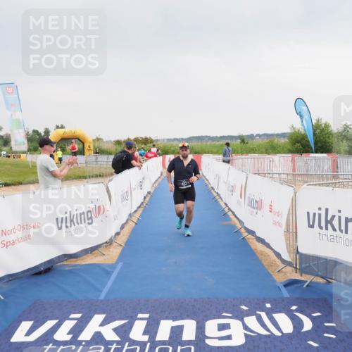 22.06.2025 - Viking Triathlon MichiJ http://msf.ph/oto/8114093 22.06.2025 16:44:58 Ziel 402 meine-sportfotos.de
