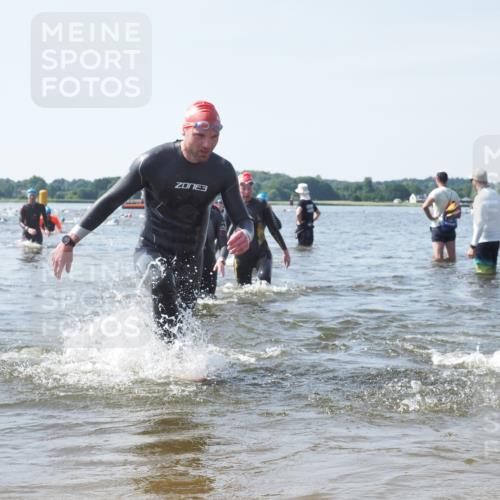 22.06.2025 - Viking Triathlon KatJ http://msf.ph/oto/8114137 22.06.2025 10:41:47 Schwimmen 58, 142, 194, 220, 221, 625, 629 meine-sportfotos.de