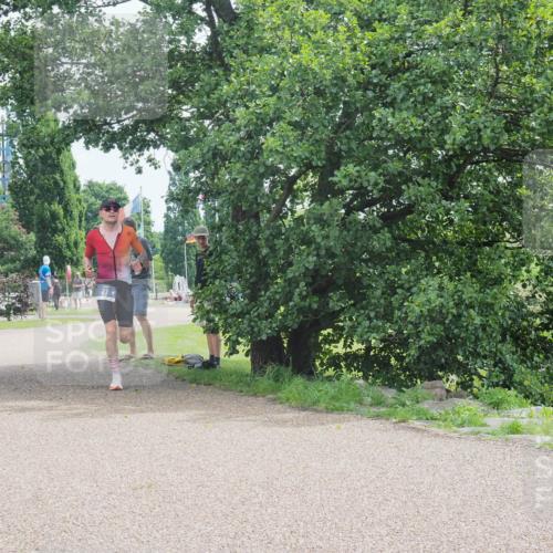 22.06.2025 - Viking Triathlon KatJ http://msf.ph/oto/8114175 22.06.2025 12:51:53 Laufen 33 meine-sportfotos.de