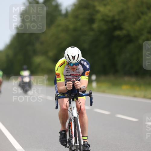 22.06.2025 - Viking Triathlon Yannick Fuchs http://msf.ph/oto/8114180 22.06.2025 12:15:50 Radfahren 41, 242, 370, 657 meine-sportfotos.de