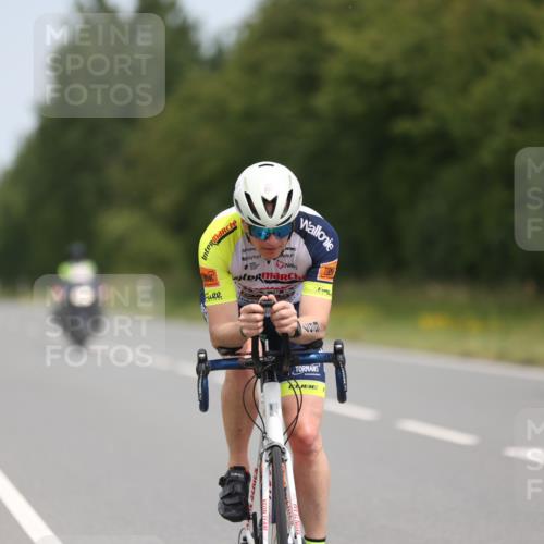 22.06.2025 - Viking Triathlon Yannick Fuchs http://msf.ph/oto/8114194 22.06.2025 12:15:50 Radfahren 41, 242, 370, 657 meine-sportfotos.de