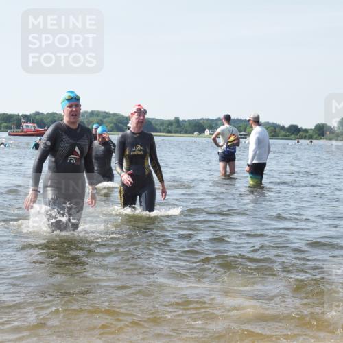 22.06.2025 - Viking Triathlon KatJ http://msf.ph/oto/8114196 22.06.2025 10:41:50 Schwimmen 58, 142, 194, 199, 221, 625, 629 meine-sportfotos.de