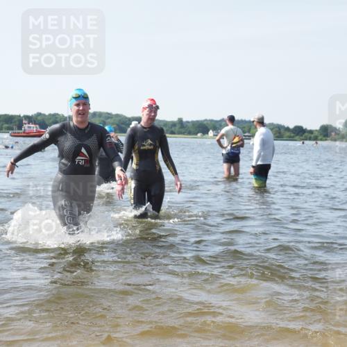 22.06.2025 - Viking Triathlon KatJ http://msf.ph/oto/8114219 22.06.2025 10:41:50 Schwimmen 58, 142, 194, 199, 221, 625, 629 meine-sportfotos.de