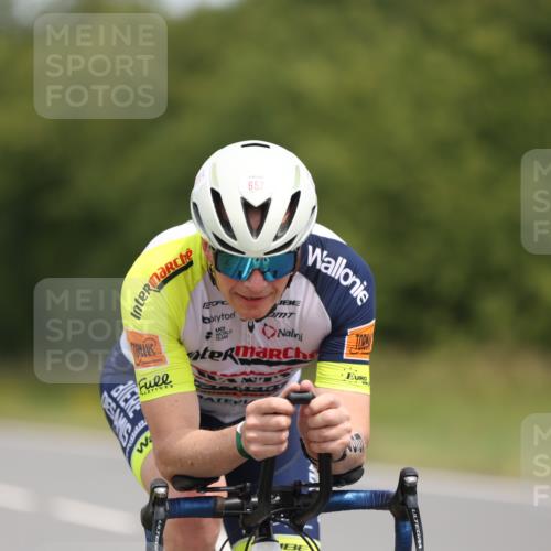 22.06.2025 - Viking Triathlon Yannick Fuchs http://msf.ph/oto/8114229 22.06.2025 12:15:51 Radfahren 41, 242, 370, 657 meine-sportfotos.de