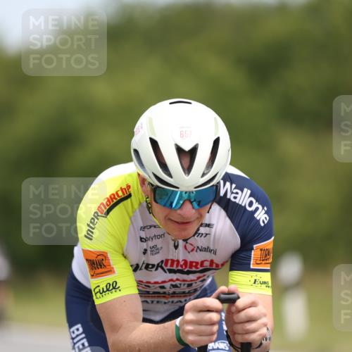 22.06.2025 - Viking Triathlon Yannick Fuchs http://msf.ph/oto/8114237 22.06.2025 12:15:51 Radfahren 41, 242, 370, 657 meine-sportfotos.de
