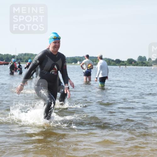 22.06.2025 - Viking Triathlon KatJ http://msf.ph/oto/8114249 22.06.2025 10:41:51 Schwimmen 58, 142, 194, 199, 221, 625, 629 meine-sportfotos.de