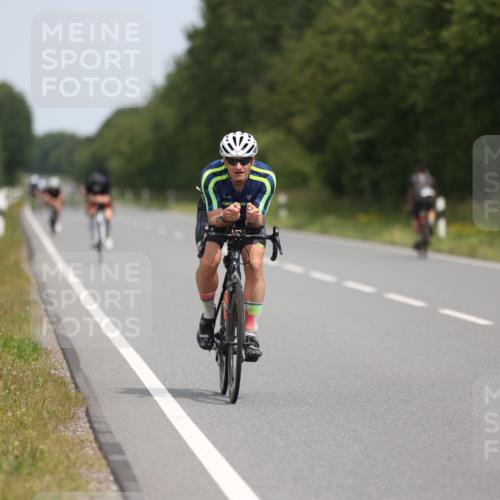 22.06.2025 - Viking Triathlon Yannick Fuchs http://msf.ph/oto/8114253 22.06.2025 12:15:53 Radfahren 41, 242, 370, 657 meine-sportfotos.de