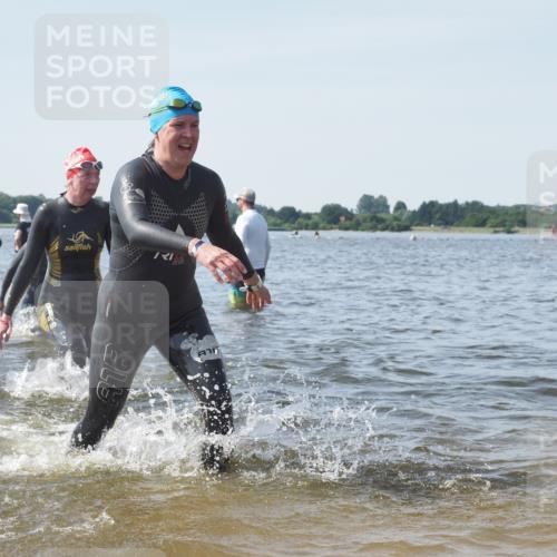 22.06.2025 - Viking Triathlon KatJ http://msf.ph/oto/8114270 22.06.2025 10:41:52 Schwimmen 58, 142, 159, 199, 221, 625, 629 meine-sportfotos.de