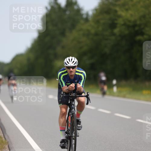 22.06.2025 - Viking Triathlon Yannick Fuchs http://msf.ph/oto/8114281 22.06.2025 12:15:54 Radfahren 41, 242, 284, 370, 530, 657 meine-sportfotos.de