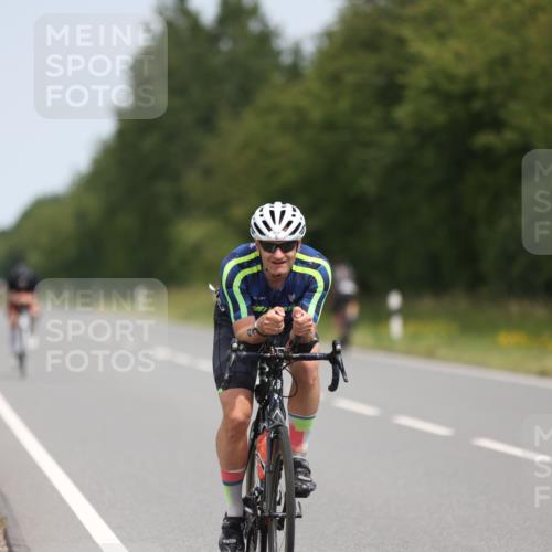 22.06.2025 - Viking Triathlon Yannick Fuchs http://msf.ph/oto/8114290 22.06.2025 12:15:54 Radfahren 41, 242, 284, 370, 530, 657 meine-sportfotos.de