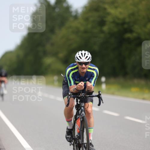 22.06.2025 - Viking Triathlon Yannick Fuchs http://msf.ph/oto/8114298 22.06.2025 12:15:54 Radfahren 41, 242, 284, 370, 530, 657 meine-sportfotos.de
