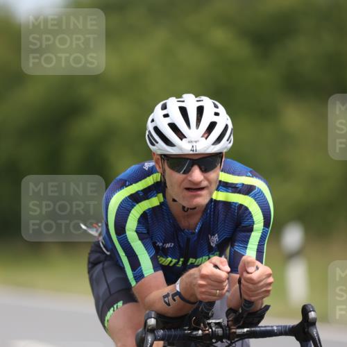 22.06.2025 - Viking Triathlon Yannick Fuchs http://msf.ph/oto/8114326 22.06.2025 12:15:55 Radfahren 41, 229, 242, 284, 370, 530, 657 meine-sportfotos.de