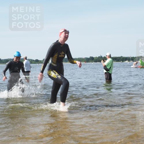 22.06.2025 - Viking Triathlon KatJ http://msf.ph/oto/8114349 22.06.2025 10:41:55 Schwimmen 58, 142, 159, 199, 221, 625 meine-sportfotos.de