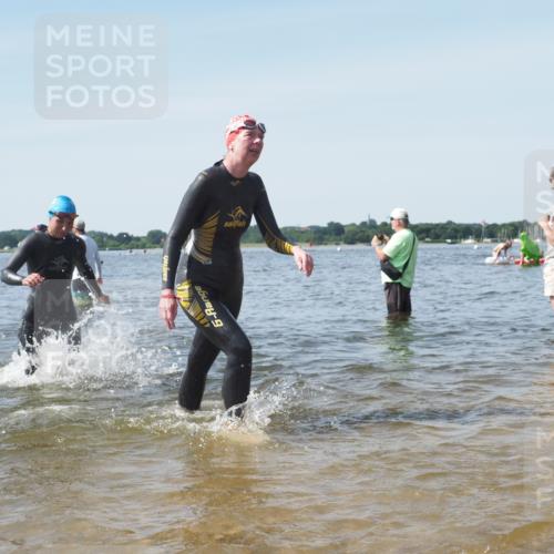 22.06.2025 - Viking Triathlon KatJ http://msf.ph/oto/8114352 22.06.2025 10:41:55 Schwimmen 58, 142, 159, 199, 221, 625 meine-sportfotos.de