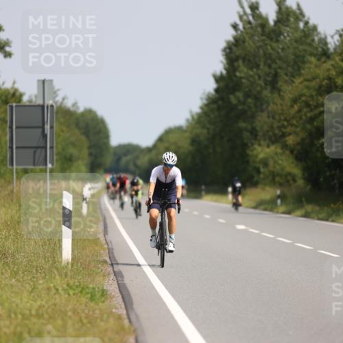 22.06.2025 - Viking Triathlon Yannick Fuchs http://msf.ph/oto/8114369 22.06.2025 11:39:33 Radfahren 18, 133, 142, 261, 263, 522, 546, 612 meine-sportfotos.de
