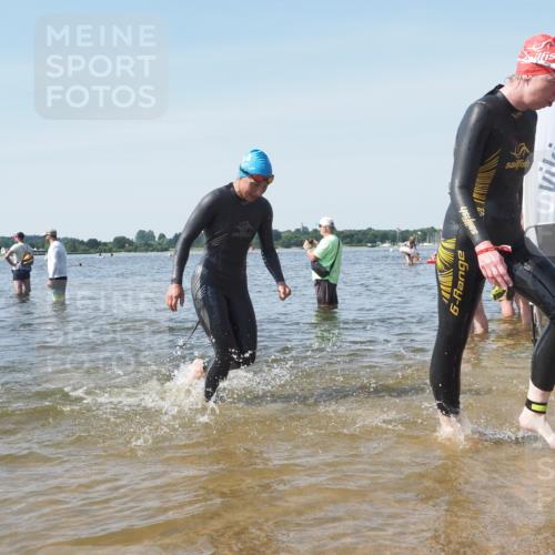 22.06.2025 - Viking Triathlon KatJ http://msf.ph/oto/8114400 22.06.2025 10:41:56 Schwimmen 58, 159, 199, 221, 625 meine-sportfotos.de