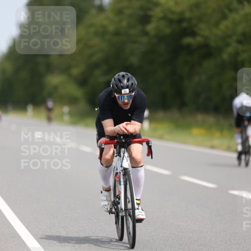 22.06.2025 - Viking Triathlon Yannick Fuchs http://msf.ph/oto/8114403 22.06.2025 12:15:59 Radfahren 41, 132, 229, 271, 284, 294, 370, 486, 510, 530 meine-sportfotos.de