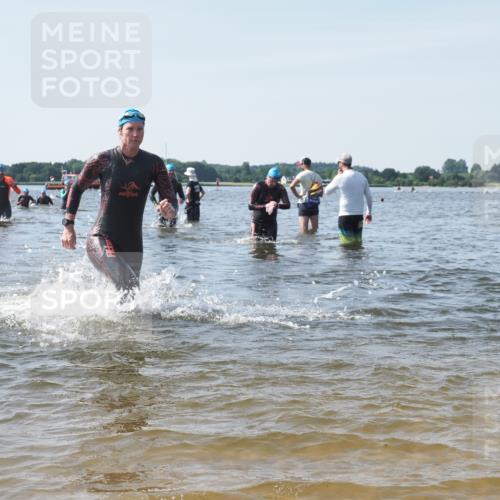 22.06.2025 - Viking Triathlon KatJ http://msf.ph/oto/8114431 22.06.2025 10:41:58 Schwimmen 58, 159, 199, 221, 625 meine-sportfotos.de