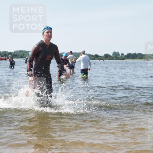 22.06.2025 - Viking Triathlon KatJ http://msf.ph/oto/8114472 22.06.2025 10:41:59 Schwimmen 58, 78, 159, 199, 221, 625 meine-sportfotos.de